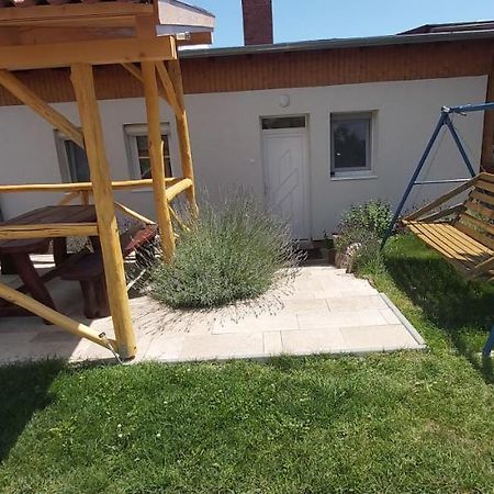 Lali Apartman Balatonudvari Eksteriør billede
