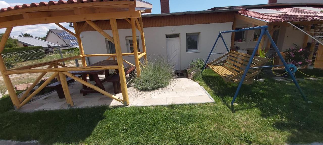 Lali Apartman Balatonudvari Eksteriør billede